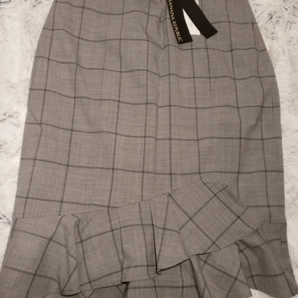 Banana Republic Skirt - Picture 3 of 10